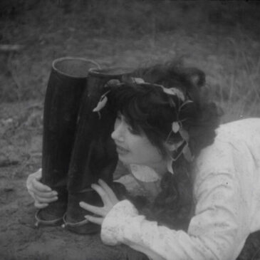 UN LANCERO Y LA CHICA (Ułan i dziewczyna), D: Krzysztof Zanussi, Polonia, 1961, 2’15”